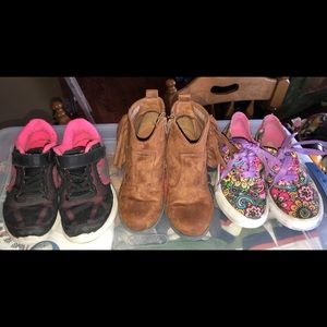 Girls size 1 shoe lot Nike and more